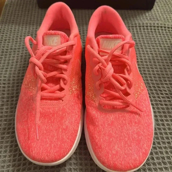 Nike Flex Contact Women Tennis Shoes Sneakers Pink White Knit Fabric 7.5 - Picture 2 of 5